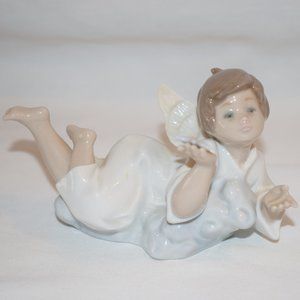 Lladro Making A Wish #5725 Angel with Star Porcelain Figurine